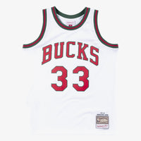 Milwaukee Bucks Mitchell & Ness Kareem Abdul-Jabbar 1971 Swingman Authentic Jersey - White
