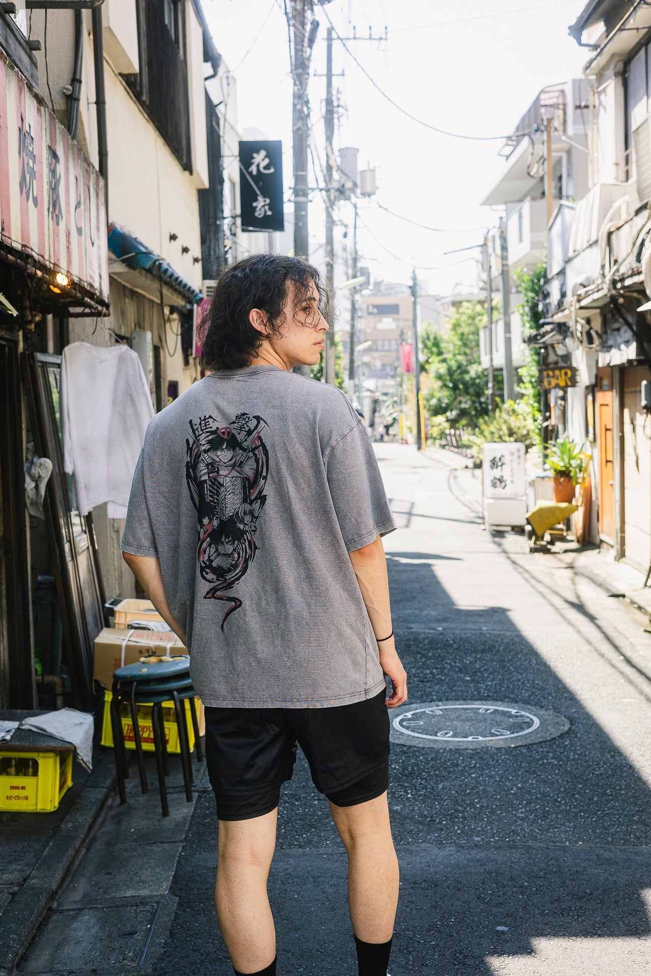 Washed grey t-shirt with Levi Ackerman and Eren Yeager Attack On Titan Wings of Freedom graphic – photo 3