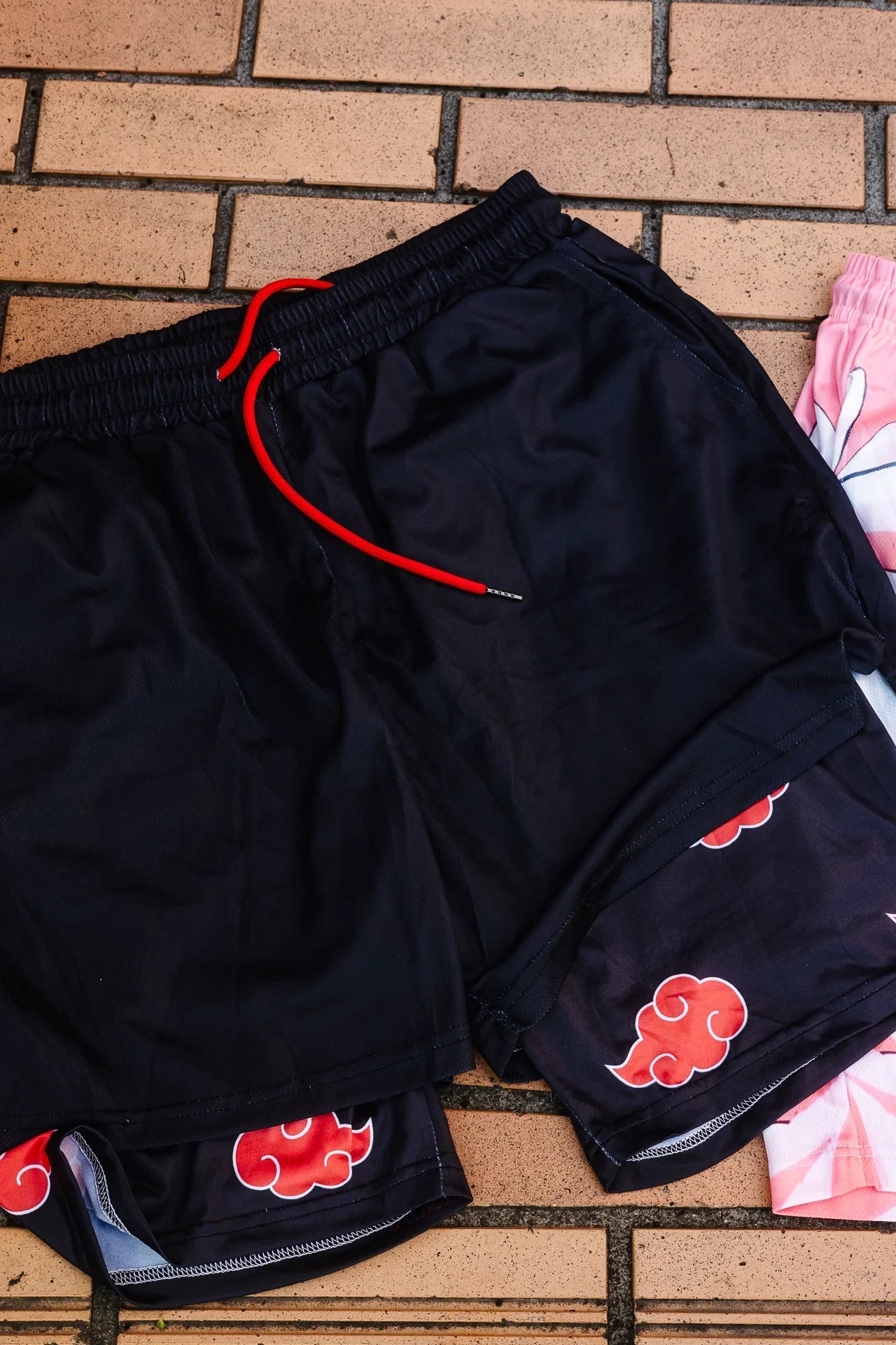 Black shorts with Akatsuki Naruto Rebellious Mercenaries graphic – photo 3