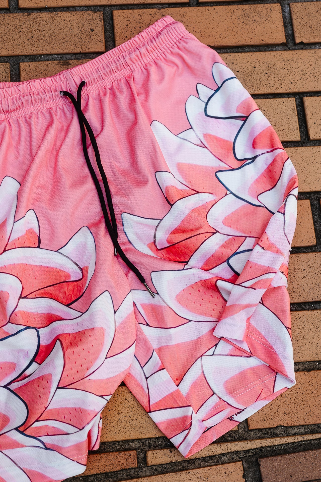 Pink shorts with Donquixote Doflamingo One Piece Flamingo graphic – photo 3