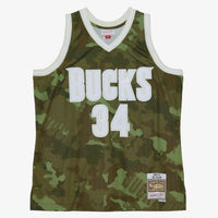Milwaukee Bucks Green jersey – view 3