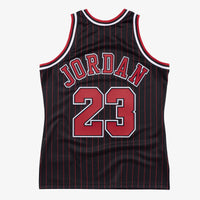 Chicago Bulls Mitchell & Ness Michael Jordan 1995 Authentic Jersey - Black