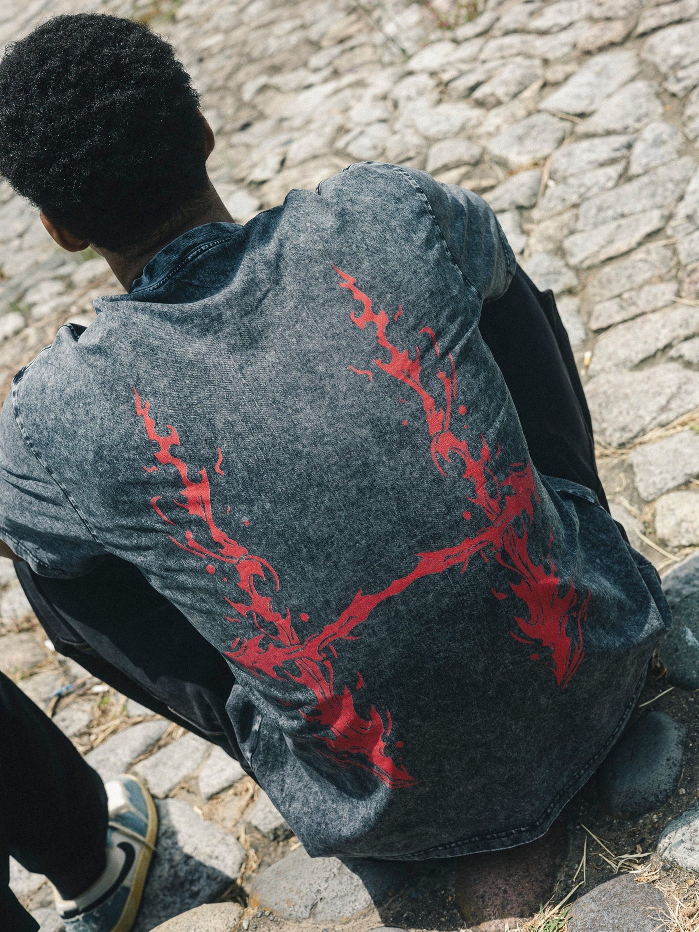 Washed black t-shirt with Choso Jujutsu Kaisen Choso Arrows graphic – photo 3