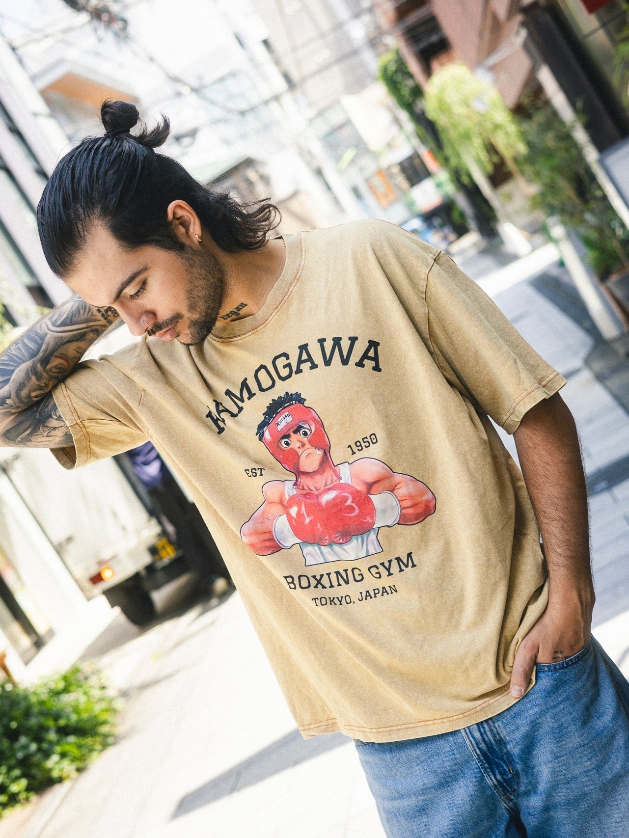Khaki t-shirt with Kamogawa Boxing Gym Hajime No Ippo Boxer graphic – photo 4
