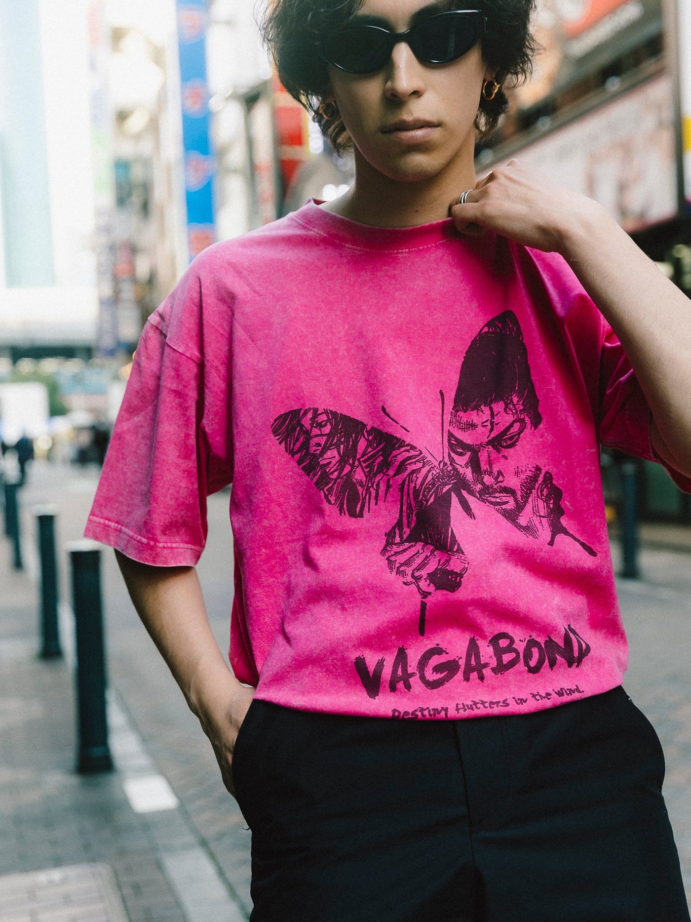 Pink t-shirt with Miyamoto Musashi Vagabond Samurai graphic – photo 4