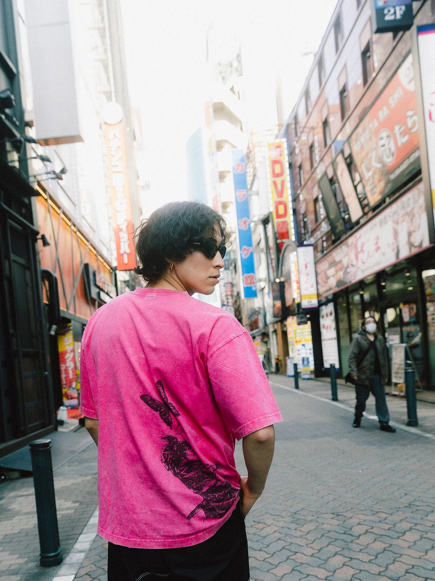 Pink t-shirt with Miyamoto Musashi Vagabond Samurai graphic – photo 5
