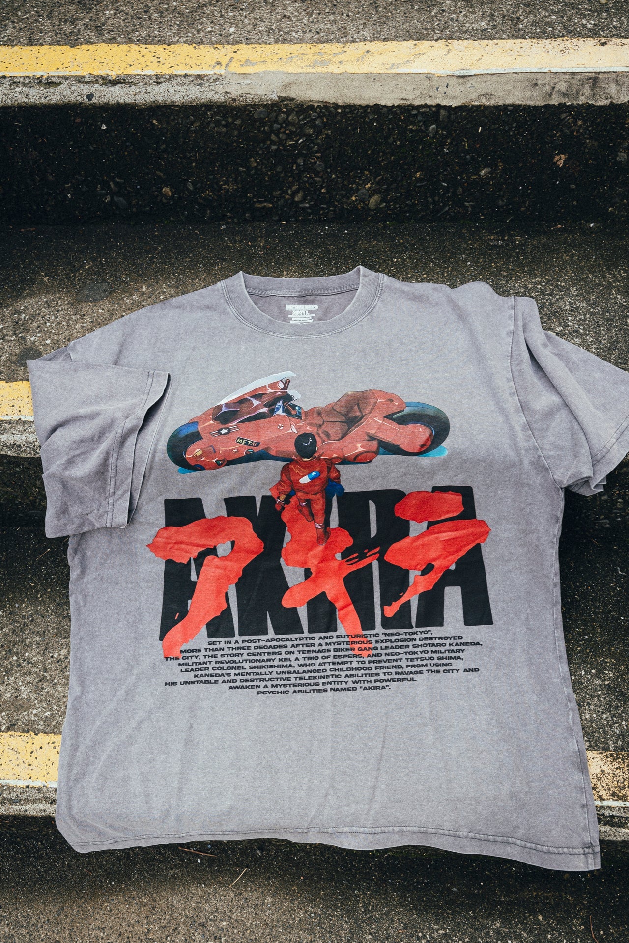 Washed grey t-shirt with Shotaro Kaneda Akira Neo Tokyo graphic – photo 4