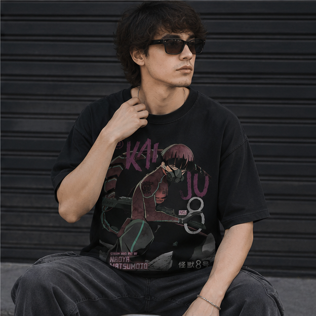 Black t-shirt with Kafka Hibino Kaiju No. 8 Story And Art graphic – photo 3