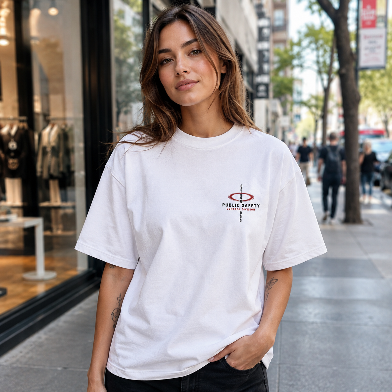 White t-shirt with Makima Chainsaw Man Chain Of Control graphic – photo 4